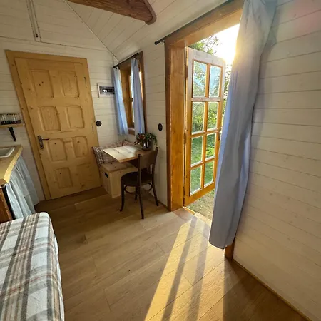 Tente de luxe Chaloupka S Odklapeci Strechou
