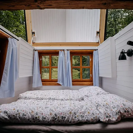 Tente de luxe Chaloupka S Odklapeci Strechou