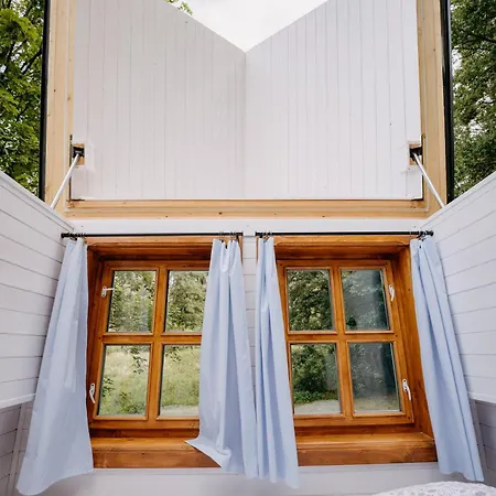 Tente de luxe Chaloupka S Odklapeci Strechou *