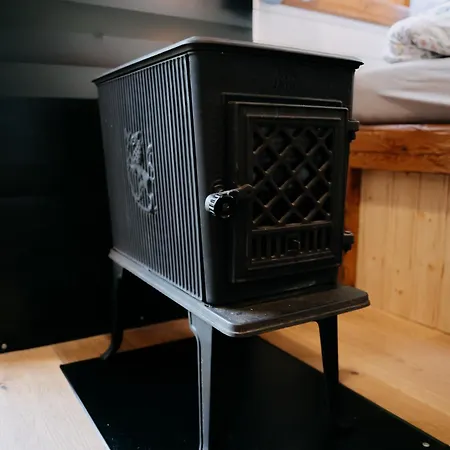 Chaloupka S Odklapeci Strechou Tente de luxe